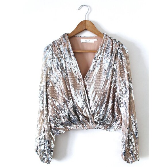 ASTR the Label Primadonna Sequin Top / Small / Champagne Surplice Deep V Holiday - Picture 4 of 9